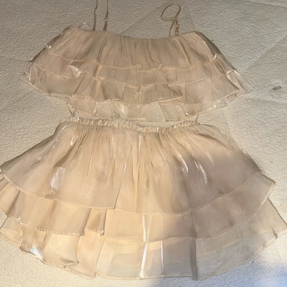 Gold ruffle NWT Esther penn set - Picture 2 of 4